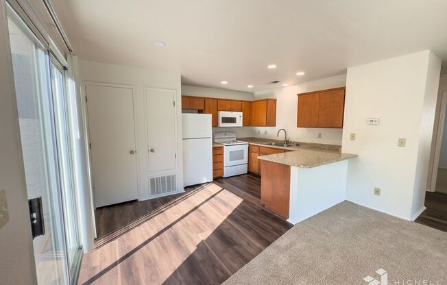 1 bed, 1 bath, 669 sqft, $1,425, Unit 52