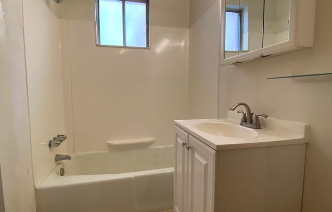 1 bed, 1 bath, $965, Unit 1