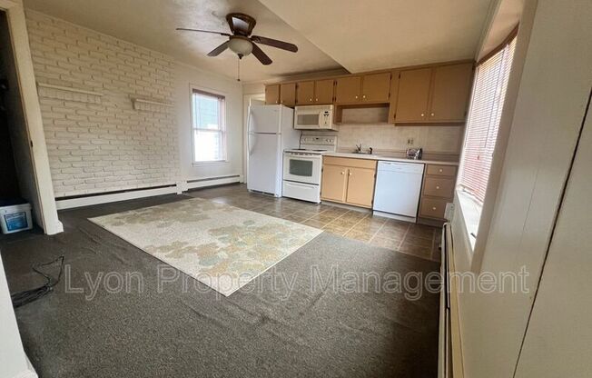 1027 TOLL GATE RD