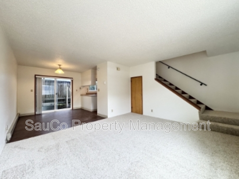 536 SW NEBRASKA ST