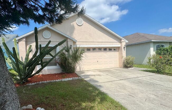 Nicely-Maintained 3/2 Home in Azalea Park