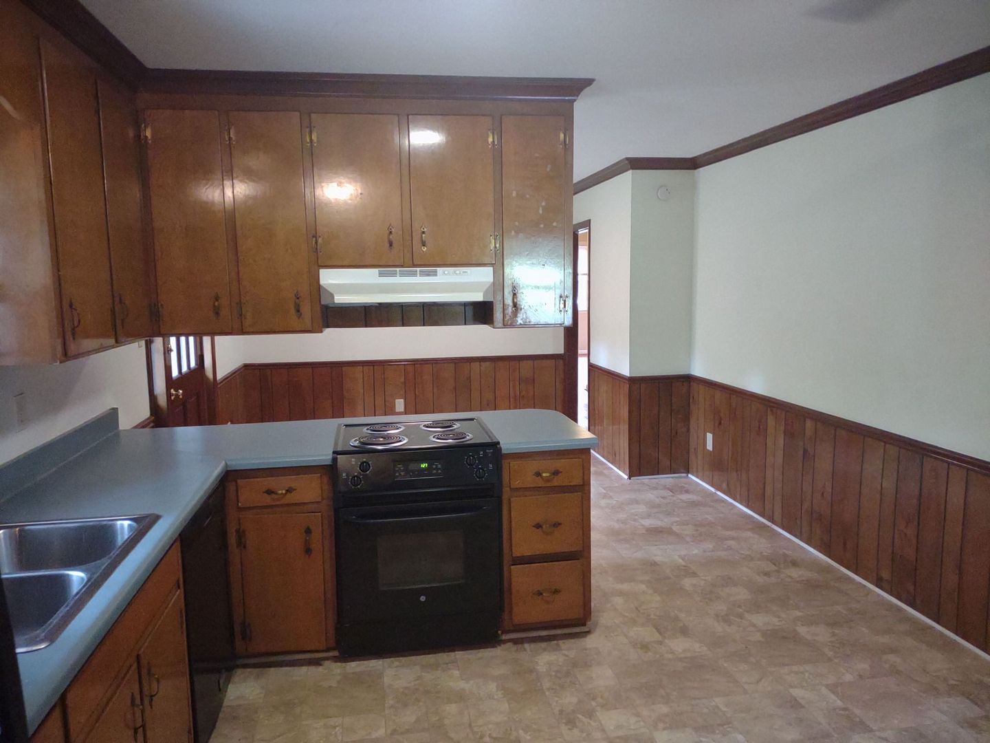 Comfort & Convenience: This Beautiful Home Has It All!
