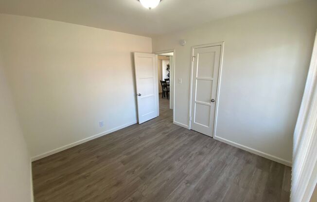 2 beds, 1 bath, $2,295, Unit 639 W Pomona Blvd, Unit C