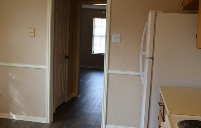 2 beds, 1 bath, 900 sqft, $925