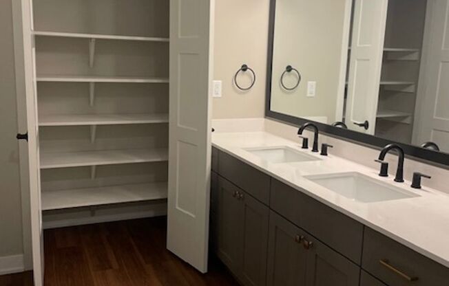 1 bed, 1 bath, 897 sqft, $2,695, Unit 314