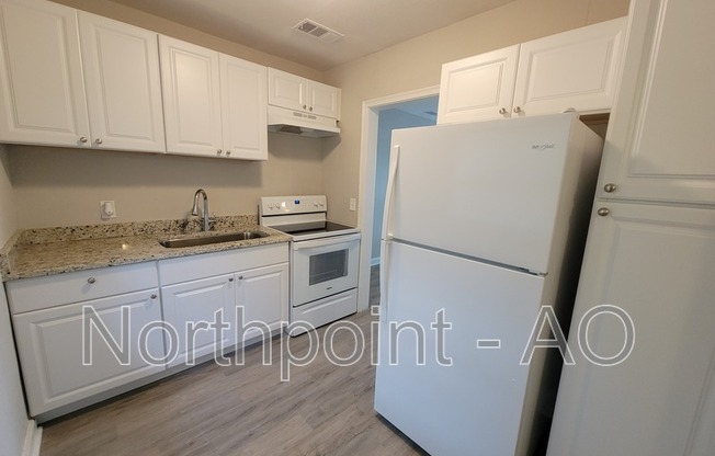 3 beds, 1 bath, 1,000 sqft, $1,075