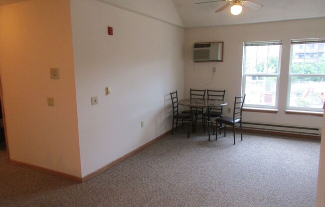 3 beds, 2 baths, $3,600, Unit CV 118-J