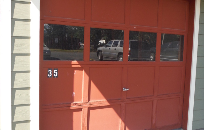 Cute 3 Bedroom Condo w/ Bonus Room - Walking Distance to MSU Campus!