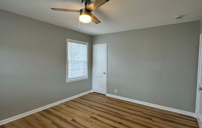 2 beds, 1 bath, $1,195