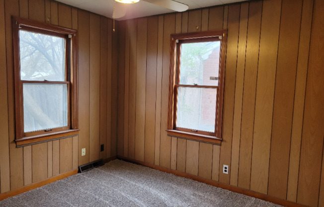 811 N CHAUTAUQUA