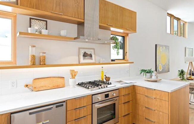Modern Berkeley Living, Steps from 4th Street