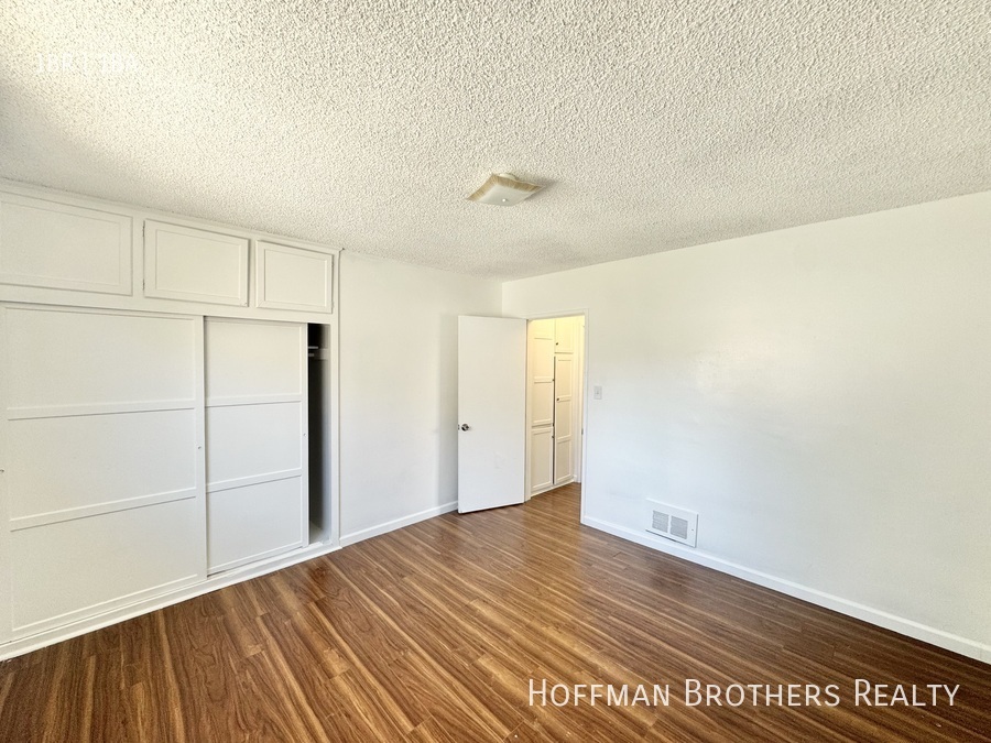 400 WESTERN AVE