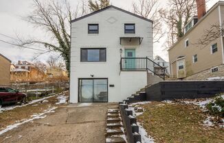 Ready for move in! Check out this RENOVATED 3 bedroom in BROOKLINE! UNBEATABLE LOCATION!