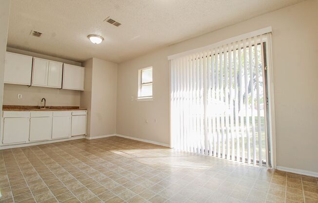 3 beds, 1 bath, $1,395