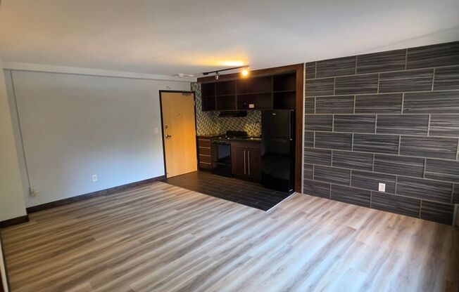 Studio, 1 bath, 336 sqft, $945, Unit 316-304