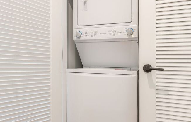 Studio, 1 bath, 525 sqft, $1,325, Unit 304