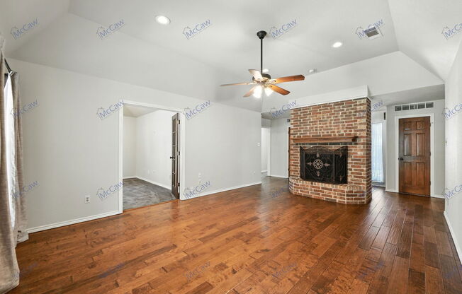 1 CREEKMERE CT