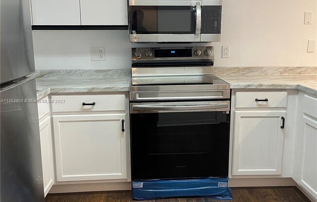 5650 W 26th Ct Apt 202