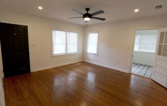 2 beds, 1 bath, $2,040