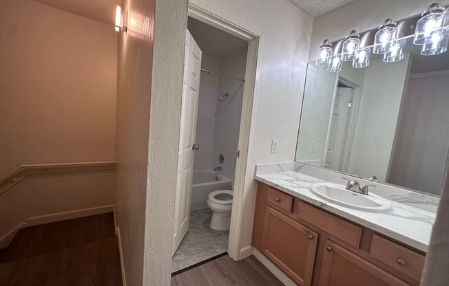 2 beds, 1.5 baths, 1,004 sqft, $2,640, Unit 84