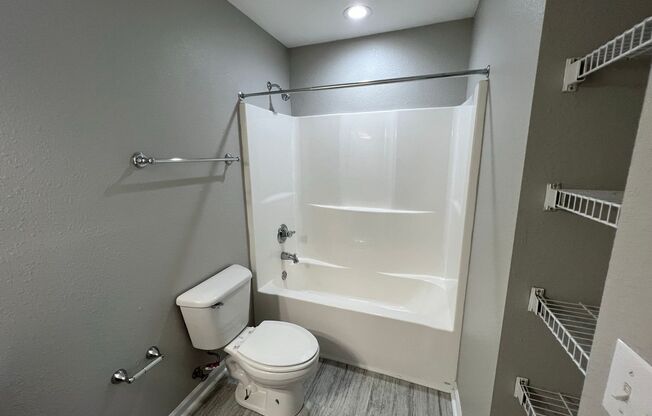 3 beds, 2.5 baths, 1,165 sqft, $1,895, Unit 831