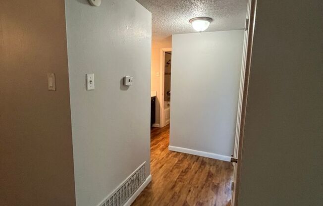 2 beds, 1 bath, $2,100, Unit # 211