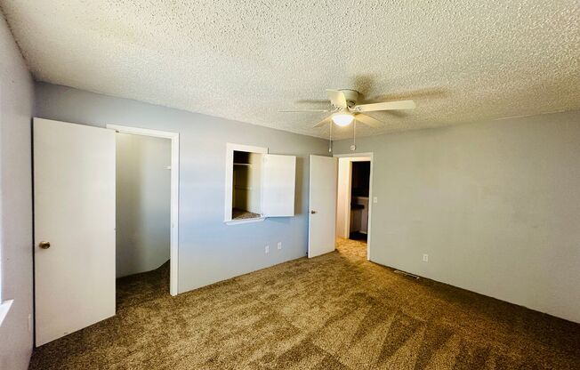 2 beds, 1.5 baths, 992 sqft, $780, Unit 215E