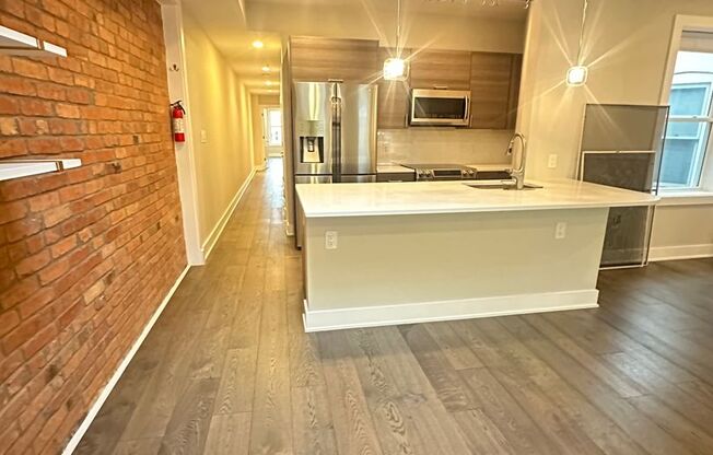 Modern 2 Bedroom, 2 Bathroom Penthouse with Parking in Historic LeDroit Park