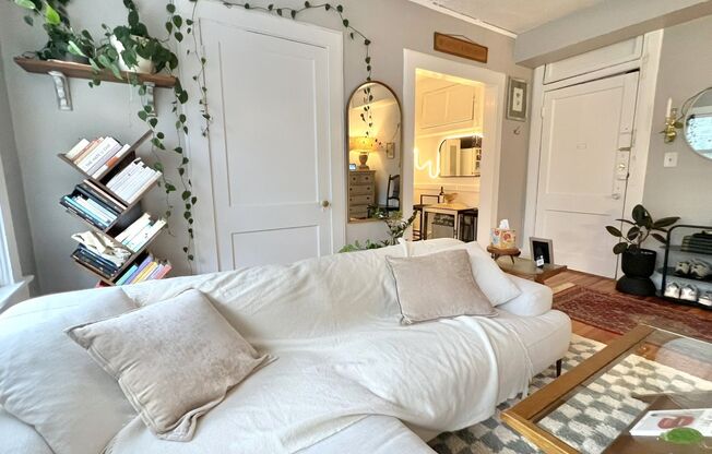 1 bed, 1 bath, 750 sqft, $1,925, Unit 873-20