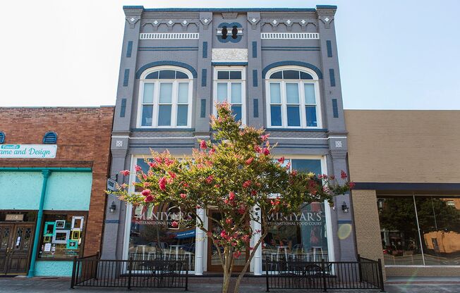 Miniyar Lofts &amp; Food Court