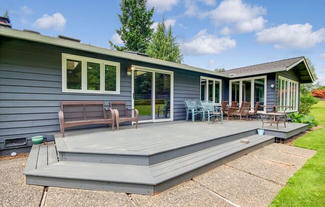 Fantastic Remodel in E Renton Highlands!