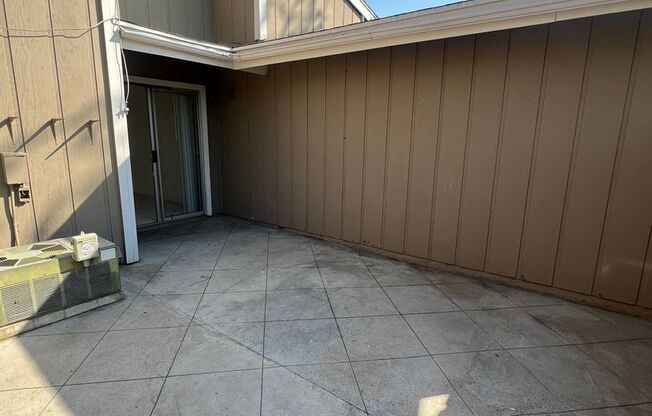 2 Bedroom 2.5 Bath Townhome Available in Pomona