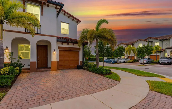 10298 NORTHWEST 88 TERRACE