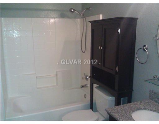 3 beds, 2 baths, $1,600