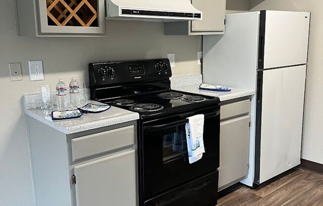 2 beds, 2 baths, 1,070 sqft, $1,625, Unit 08-201