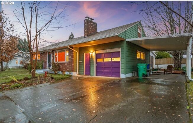 Spacious Home Near University of Portland