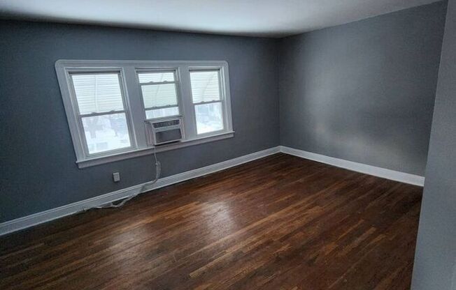3243 W 115 ST