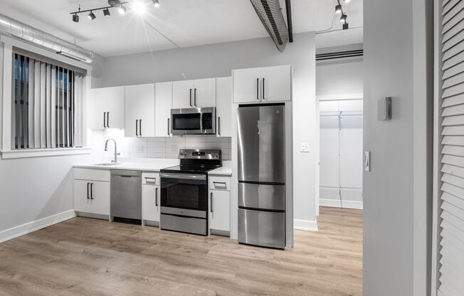 Studio, 1 bath, 280 sqft, $1,450, Unit 103