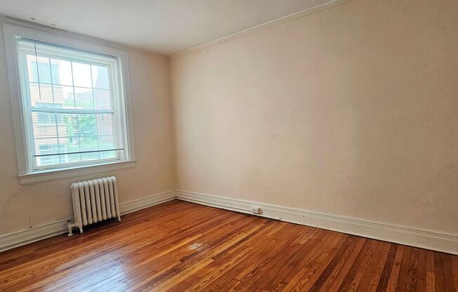 2 beds, 1 bath, 1,100 sqft, $1,725, Unit F1