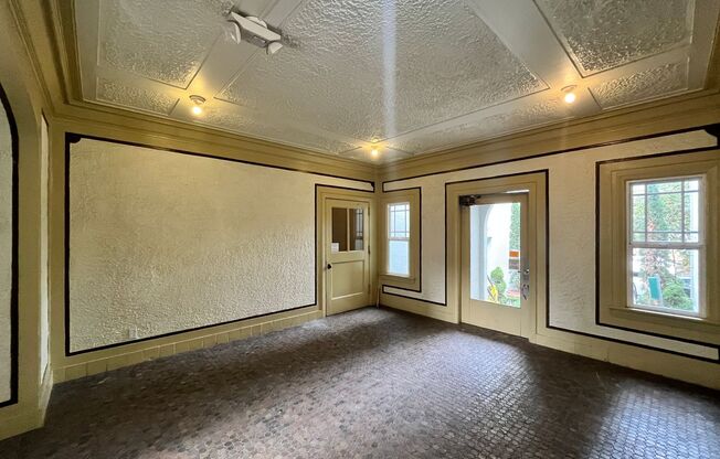 1 bed, 1 bath, $1,395, Unit 103