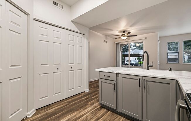 2 beds, 2 baths, 1,100 sqft, $1,925, Unit 253