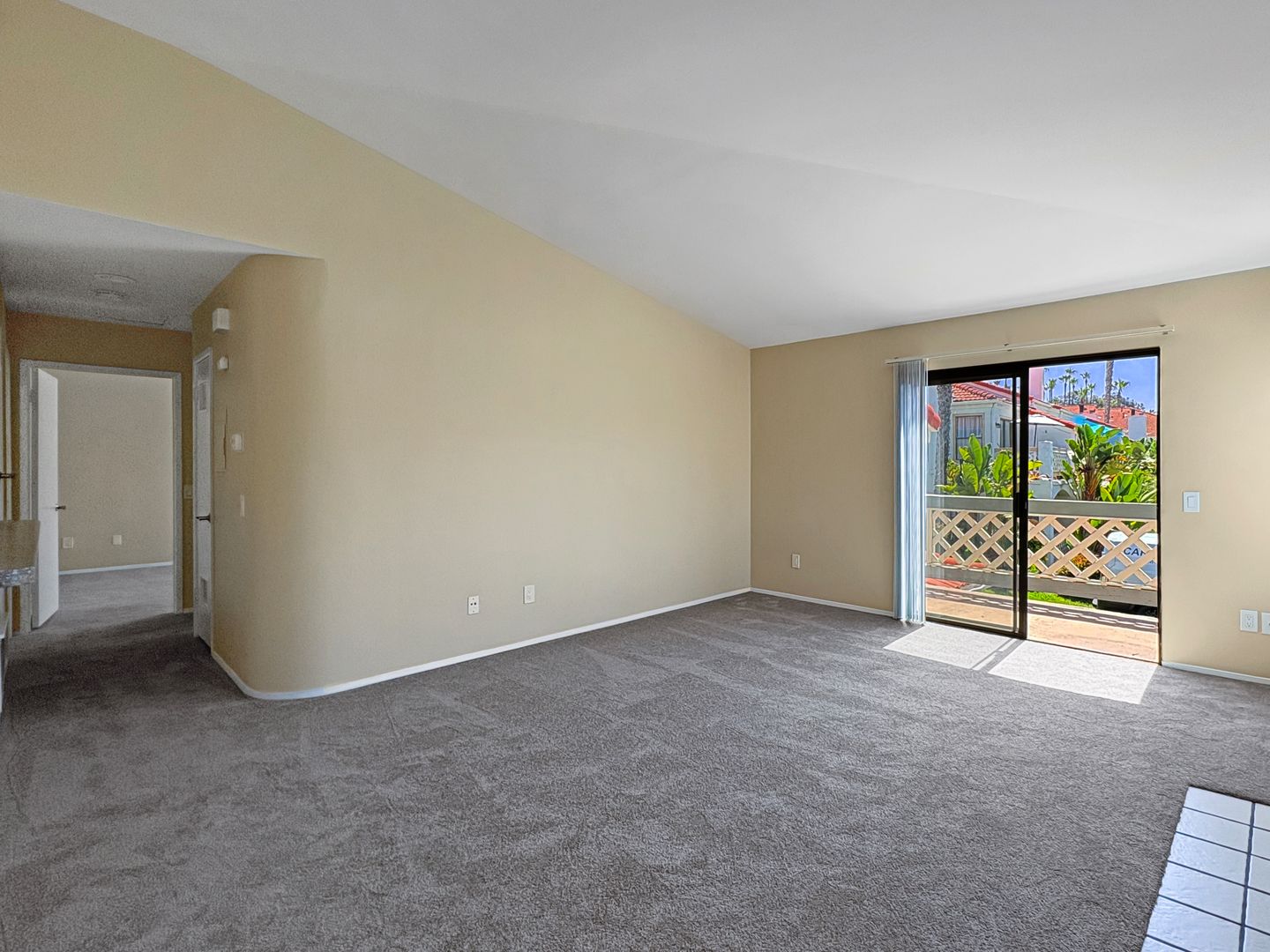 Spacious 2BR/2BA San Diego Condo Featuring In-Unit Washer/Dryer, Balcony & Reserved Parking!