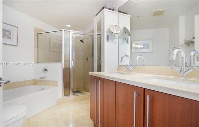 2 beds, 2 baths, $4,400, Unit # 3220 N