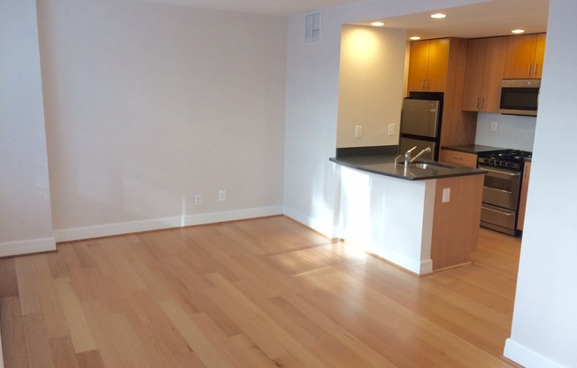 Studio, 1 bath, 469 sqft, $2,145, Unit 0607