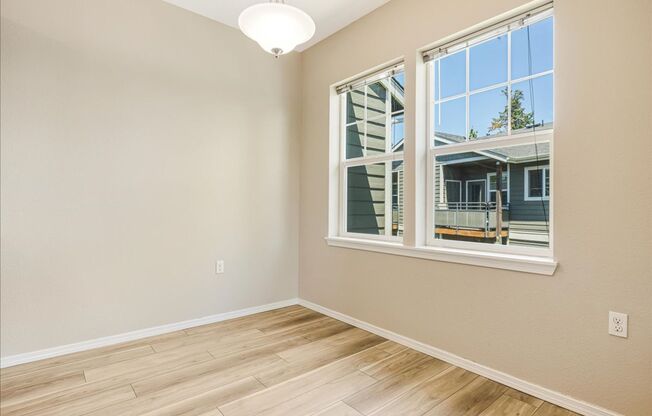 2 beds, 1 bath, 901 sqft, $1,400, Unit 1144-304