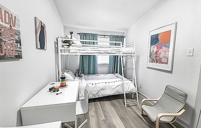 2 beds, 1 bath, 800 sqft, $1,200, Unit 5