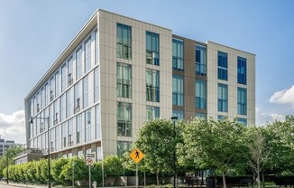 1 bed, 1.5 baths, 826 sqft, $3,350, Unit 527