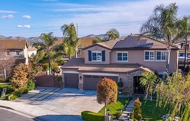 Absolutely Stunning home in Eastvale & located at the end of a quiet cul-de-sac ready for rent.