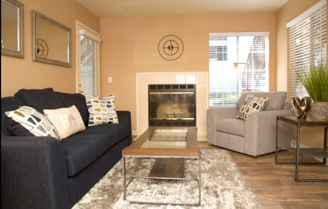 2 beds, 1 bath, 850 sqft, $1,795, Unit 215 - Stainless Package