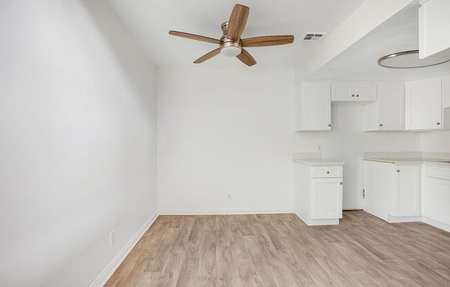 Windsor Arms Apartments